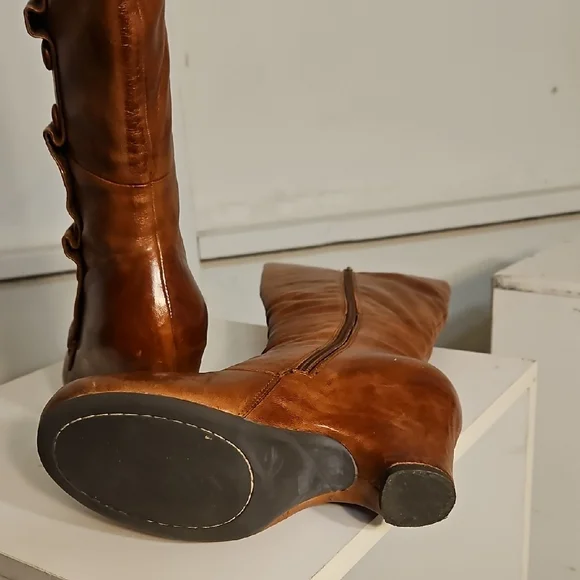 Women's Brown Leather Boots - Picture 4 of 8